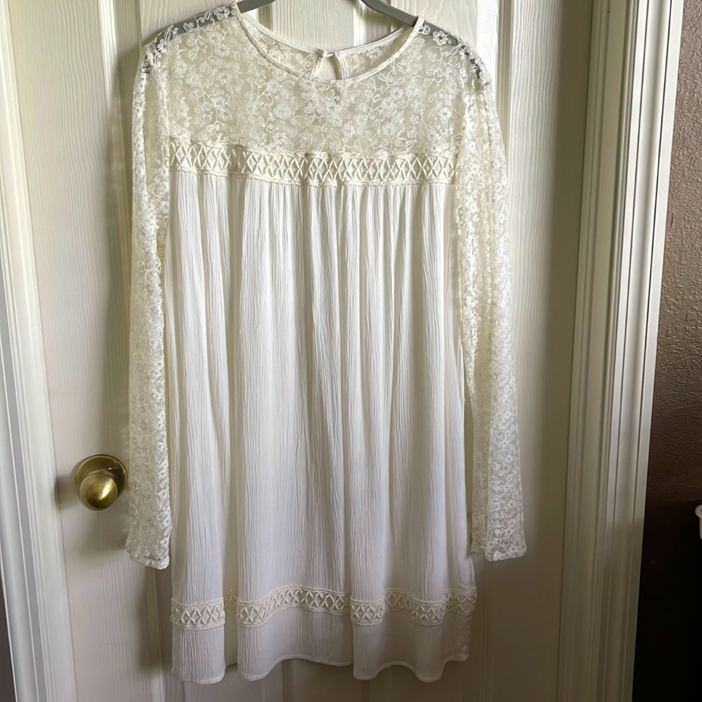 White lace dress